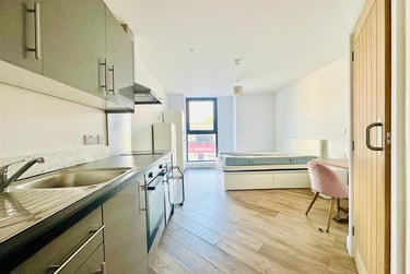 1 bed studio, Sneinton Market Apartments, Hockley, Nottingham, NG11DX - Image 2